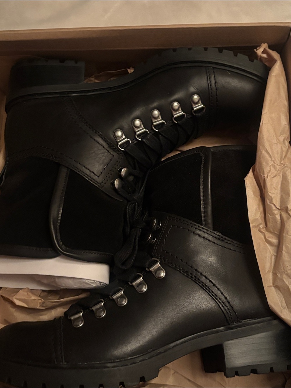 FRYE AND CO. Black lace up boots